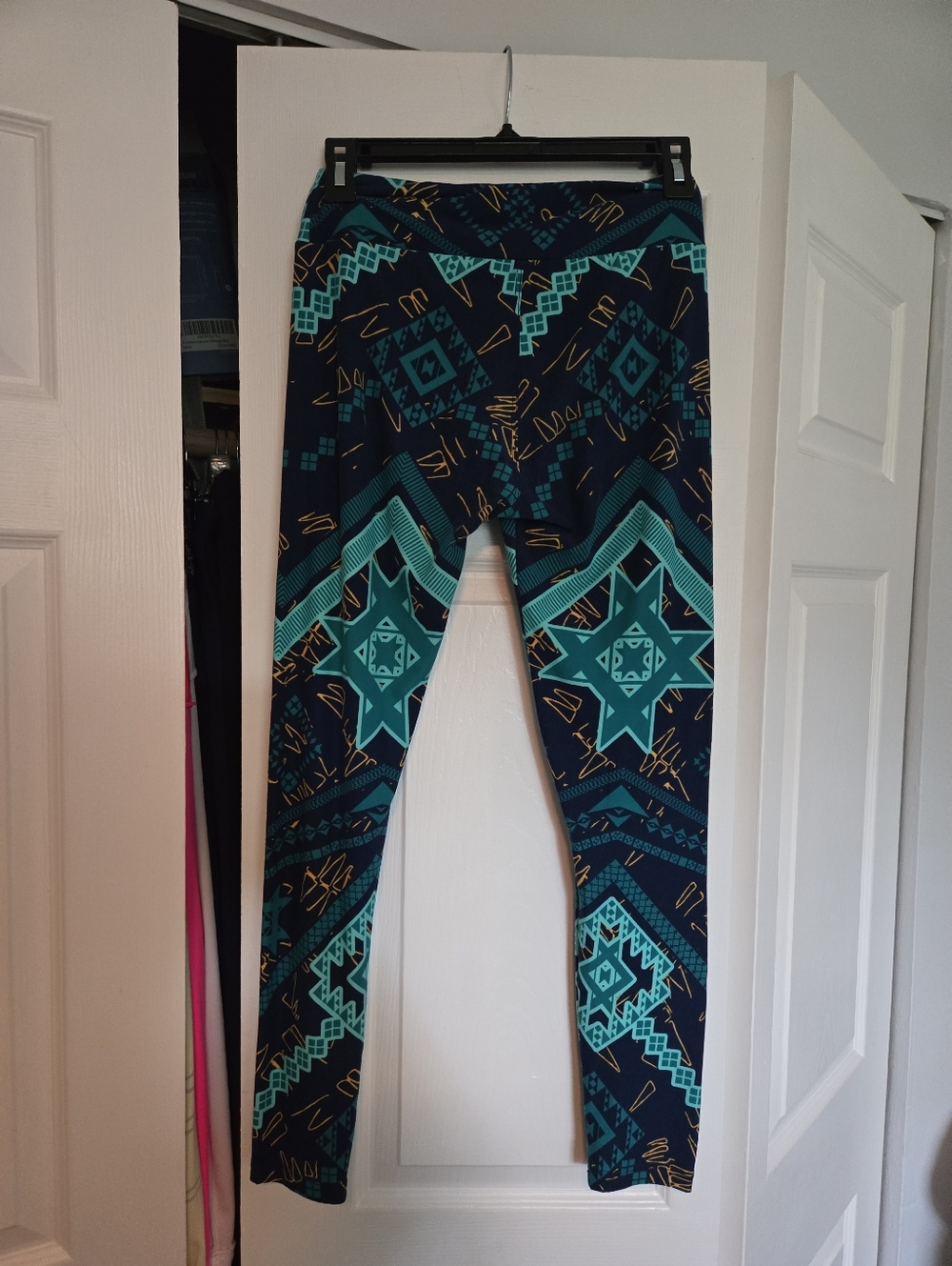 Womens Lularoo Teal Geometric Print Leggings -